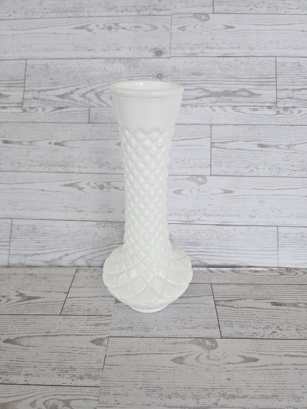 Classic White Ceramic Vase - Timeless Home Accent